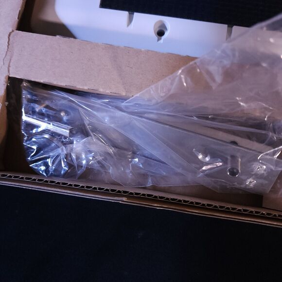 SkyBitz GXT5000 Falcon Solar Powered 3G 4G GPS Asset Management Tracking Device - Picture 5 of 6